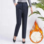 Damen Thermohose schwarz, warm, elegant, Wintermode, isoliert, modisch, bequem, stilvoll.
