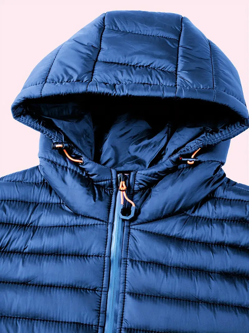 Blaue Daunenjacke mit Kapuze, Reißverschluss, gesteppt, warm, Winterbekleidung, Herrenmode.