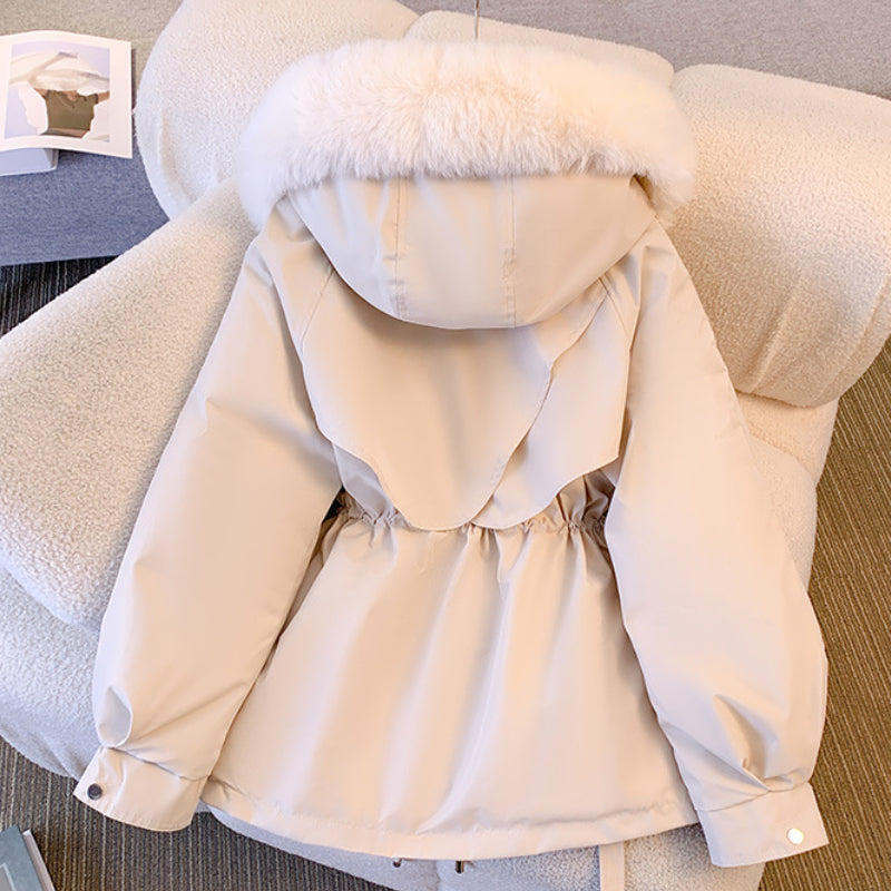 Damen Winterjacke mit Kapuze, beige, Baumwolle, Pelzkragen, warm, oversized, 2023.