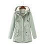 Damen Winterjacke grün mit Kapuze, Fleece-Futter, warm, modisch, Outdoor-Bekleidung.