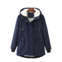 Dunkelblaue Winterjacke mit Kapuze, Fleece-Futter, Damenmode, warm, stilvoll, Outdoor-Bekleidung.