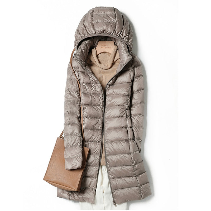 Damen Winterjacke beige Daunenmantel mit Kapuze, modisch, warm, elegant, für kalte Tage.