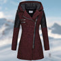 Damen Winterjacke, burgund, mit Kapuze, Reißverschluss, gesteppte Ärmel, warm, modisch.