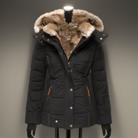 Schwarze Damen-Winterjacke mit Kunstfellkapuze, warm, stilvoll, ideal für kaltes Wetter.