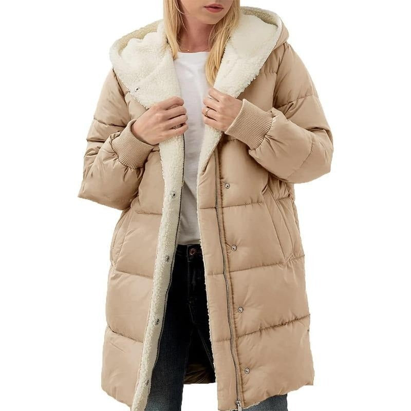 Beige Damen Wintermantel mit Kapuze, gefüttert, warm, modisch, ideal für kalte Temperaturen.
