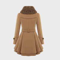 Khaki Damen Wintermantel mit Pelzkragen, tailliert, elegant, warm, modisch.