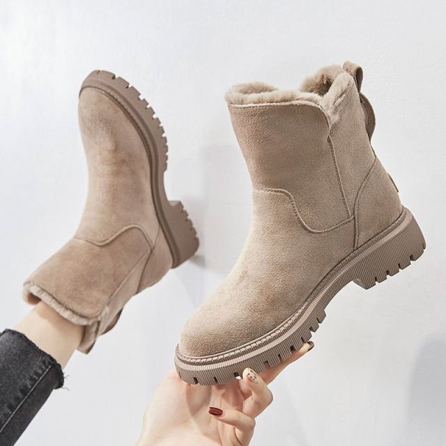 Beige Damen-Winterstiefel aus Wildleder, warm gefüttert, rutschfeste Sohle, modisch und bequem.