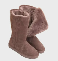 Braune Damen-Winterstiefel aus Wildleder mit Kunstfellfutter, warm und modisch.