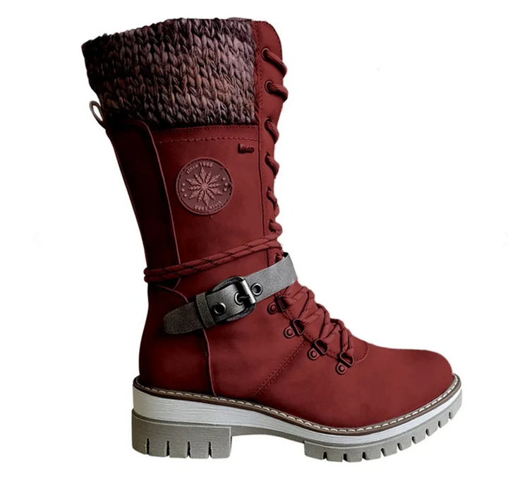 Rote Damen-Winterstiefel mit Schnürung, Strickkragen und Schnalle, rutschfeste Sohle.