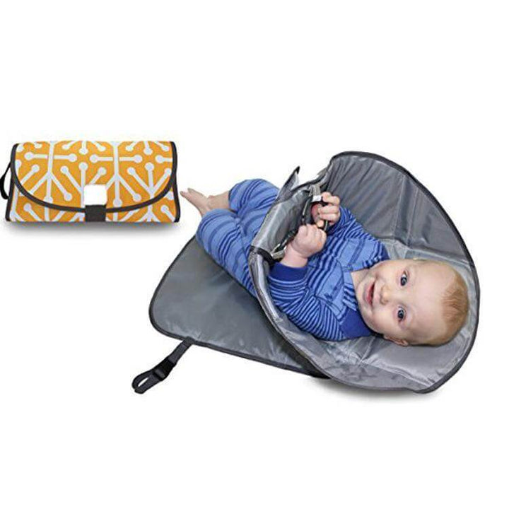 3-in-1 Wickelunterlage für Babys mit Spielzeughalterung – WickelPlus (1 kaufen, 1 gratis)