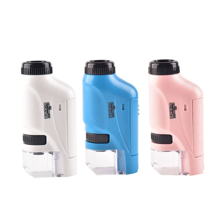Drei tragbare Mikroskope in Weiß, Blau und Rosa, kompakt, ideal für unterwegs.