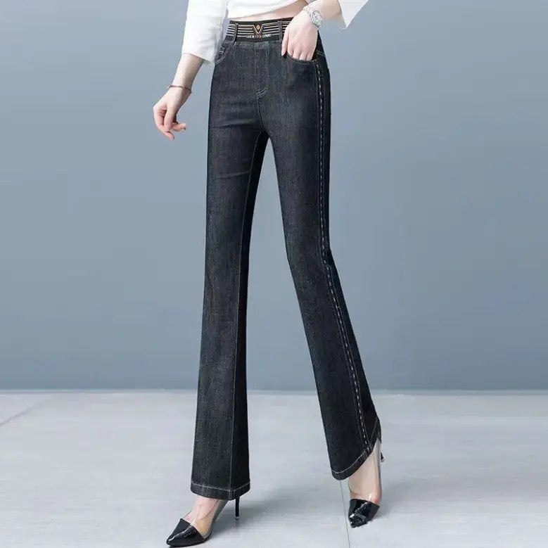Trendige Flared Damenjeans – Alessa