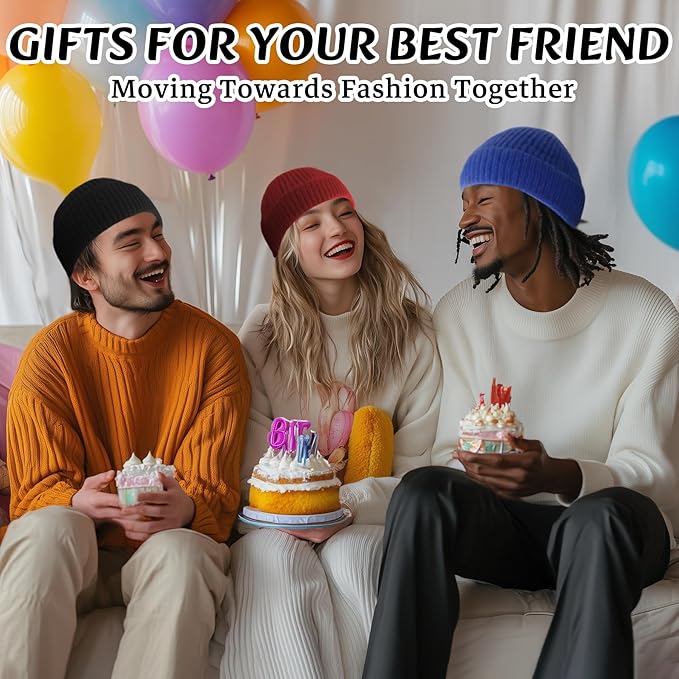 Drei Freunde feiern Geburtstag mit Kuchen, Luftballons, bunte Mützen, lächelnd, fröhlich.