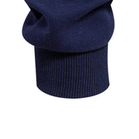 Dunkelblauer Baumwoll-Pullover mit Polo-Kragen, Herrenmode, Herbstkollektion 2023.