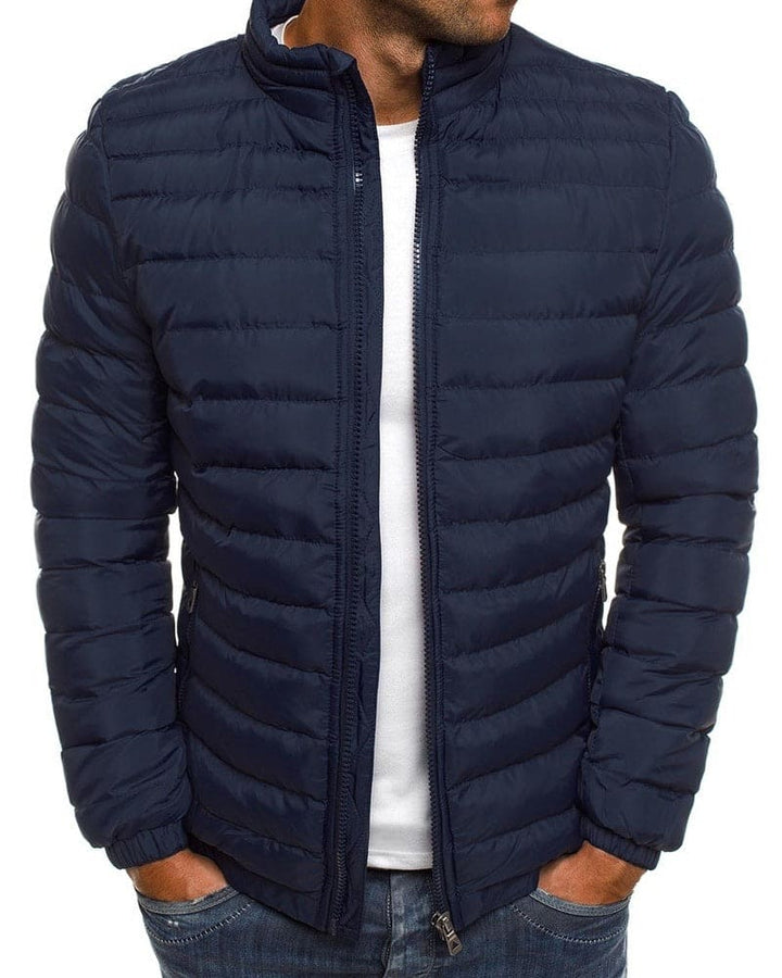 Dunkelblaue Herren-Daunenjacke, gesteppt, Reißverschluss, modisch, warm, Winterbekleidung.