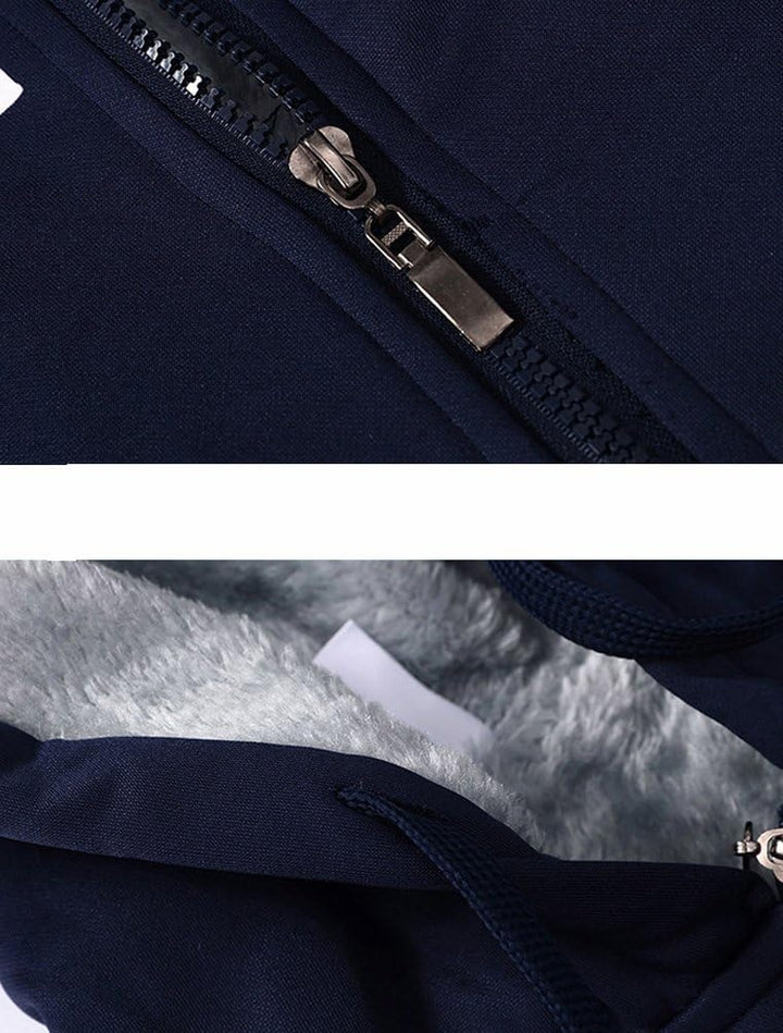 Dunkelblaue Jacke mit Reißverschluss und grauem Fleecefutter, Wintermode, warme Oberbekleidung.