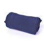 Dunkelblaues, gerolltes Fleece-Picknickdecke, weich, tragbar, ideal für Outdoor-Aktivitäten.