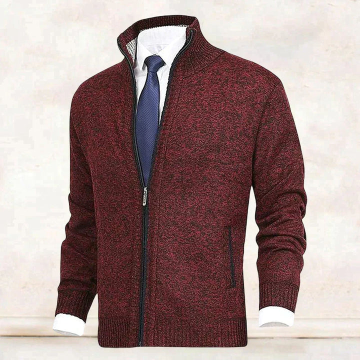 Roter Herren-Strickjacke mit Reißverschluss, elegantes Design, ideal für Business-Outfits.