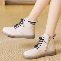 Beige Damen-Sneaker, wasserdicht, Leder, hohe Passform, bequem, mit Reißverschluss.