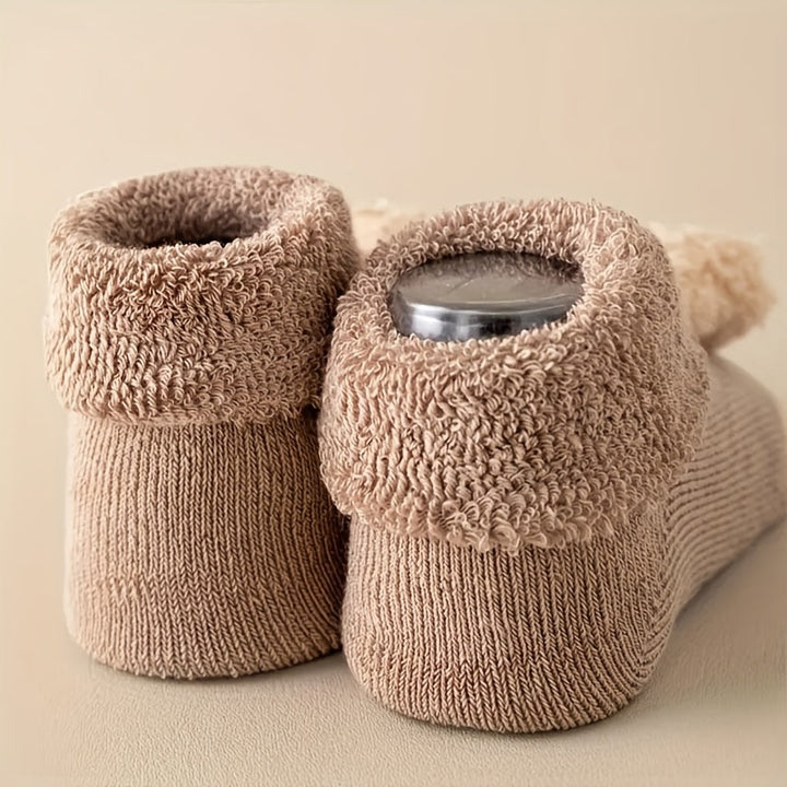 Winterliche Antirutsch Babysocken – Mila | Mit süßem Bärenmotiv und warmem Futter