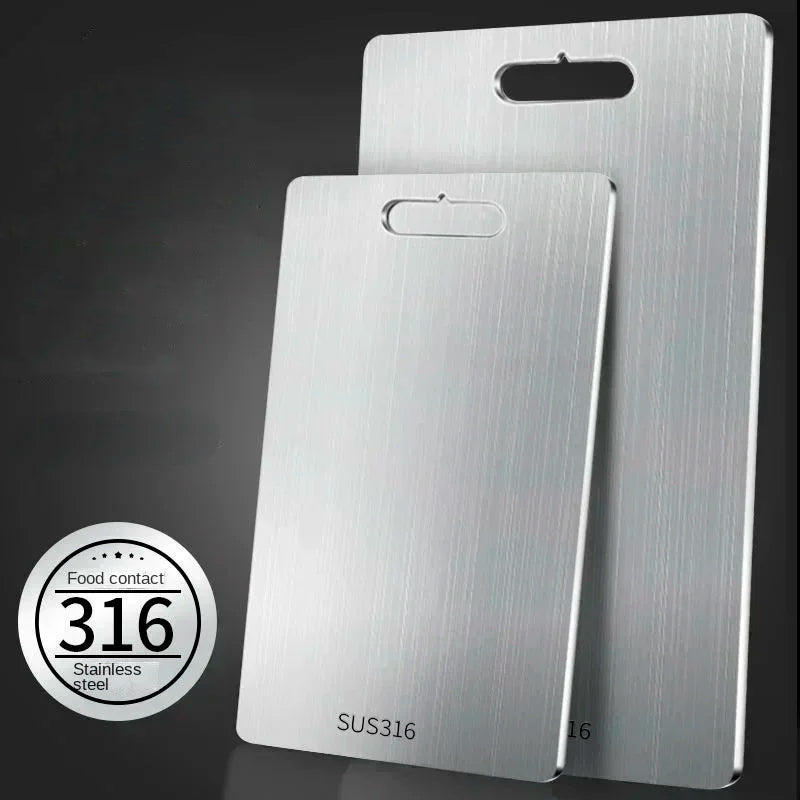 Doppelseitiges Schneidebrett aus Edelstahl 316, langlebig, hygienisch, modern.