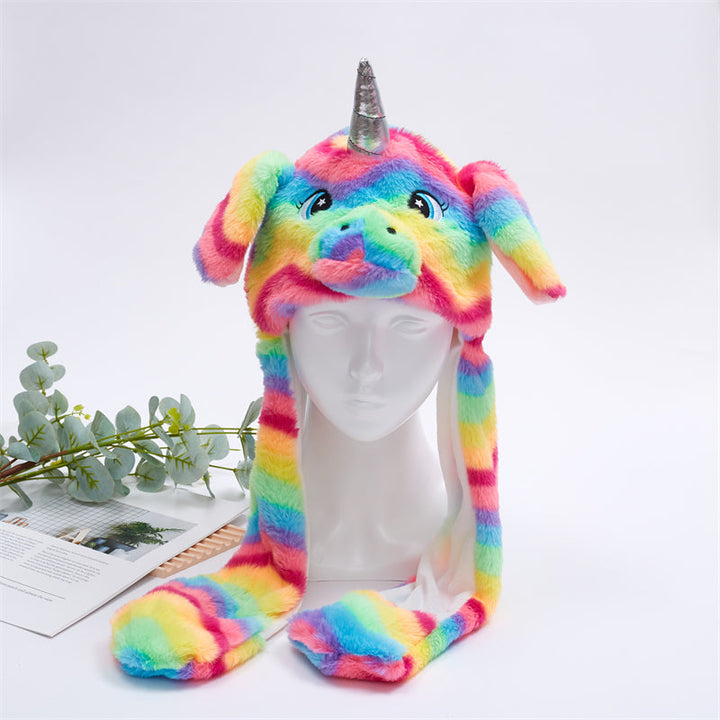 Bunte Einhorn-Mütze mit Regenbogenfarben und Plüschmaterial, ideal für Kinder.