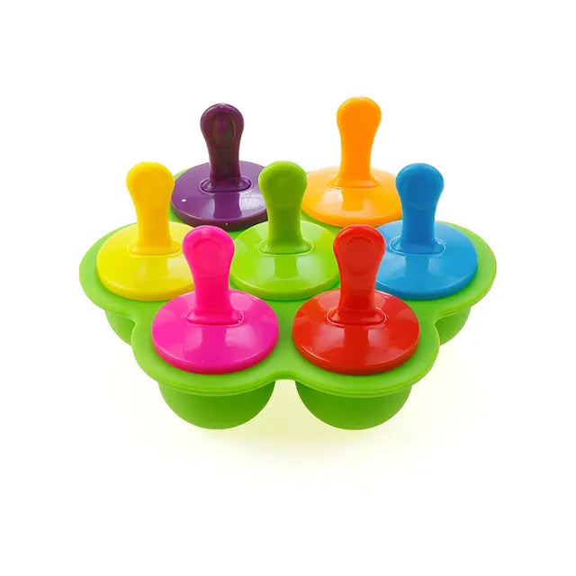 Bunte Silikon-Eisformen mit Deckel, 7-teilig, für selbstgemachtes Eis am Stiel.