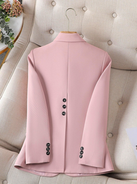 Rosa Damenblazer mit Knöpfen, elegantes Design, hochwertige Mode, Business-Outfit.