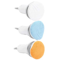 Drei elektrische Reinigungsbürsten mit austauschbaren Aufsätzen in Weiß, Blau und Orange.