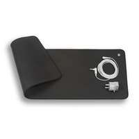 Schwarze Erdungsmatte mit Kabel und Stecker, ideal für Wellness und Entspannung.