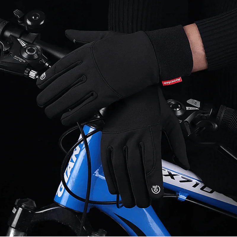 Schwarze Touchscreen-Handschuhe auf Fahrradlenker, winddicht, für Outdoor-Aktivitäten.