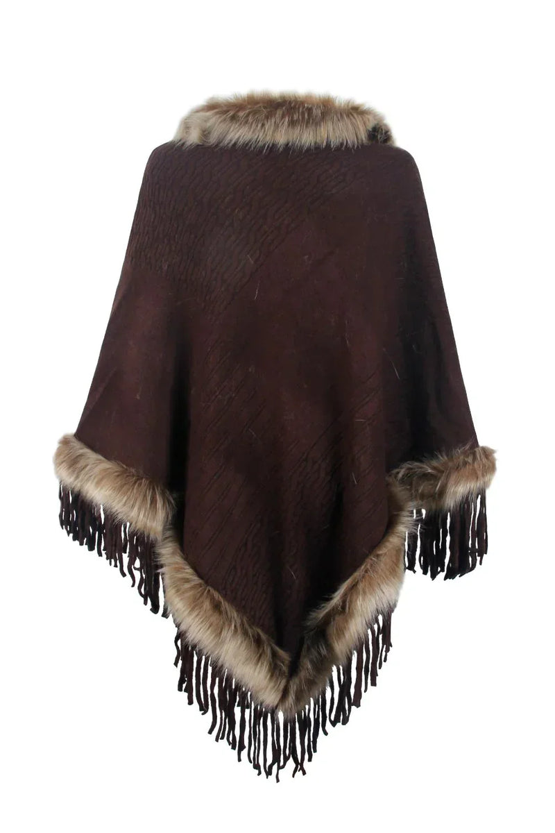 Brauner Poncho mit Kunstfellbesatz und Fransen, Damenmode, Winterbekleidung, elegant und warm.