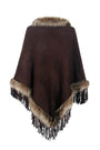 Brauner Poncho mit Kunstfellbesatz und Fransen, Damenmode, Winterbekleidung, elegant und warm.