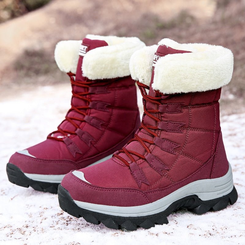 Rote Winterstiefel mit Fellfutter, rutschfeste Sohle, ideal für kaltes Wetter, Damenmode.