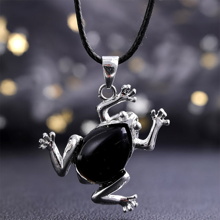 Silberner Frosch-Anhänger mit schwarzem Stein, Halskette, Schmuck, modisch, elegant.