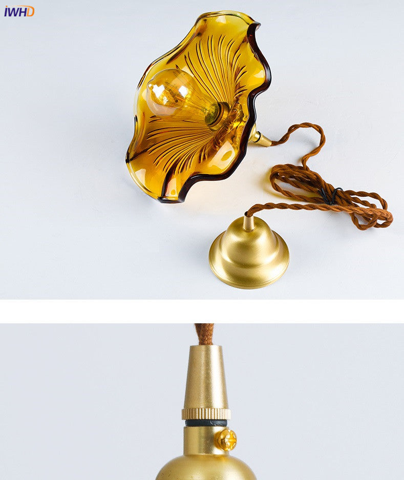 Gelbe Glaspendelleuchte mit Messingfassung, Vintage-Design, dekorative Beleuchtung, Wohnzimmer.