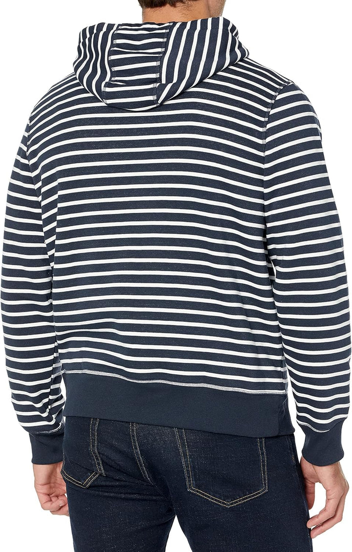 Mann in gestreiftem Kapuzenpullover, dunkelblau-weiß, Baumwolle, Freizeitmode, Rückansicht.