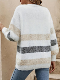 Damen-Pullover, weiß mit Streifen, flauschig, langärmelig, modisch, Herbstmode, bequem.