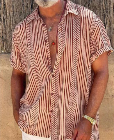 Mann in gestreiftem Leinenhemd, rot-weiß, Sommermode, lässig, kurzärmelig, Herrenbekleidung.