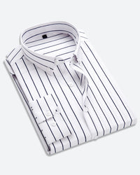 Gestreiftes weißes Baumwollhemd, langärmelig, formell, Herrenmode, Business Casual.