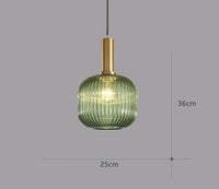Grüne Glas-Hängelampe, dänisches Design, 25x36cm, modernes Interieur, Beleuchtung.