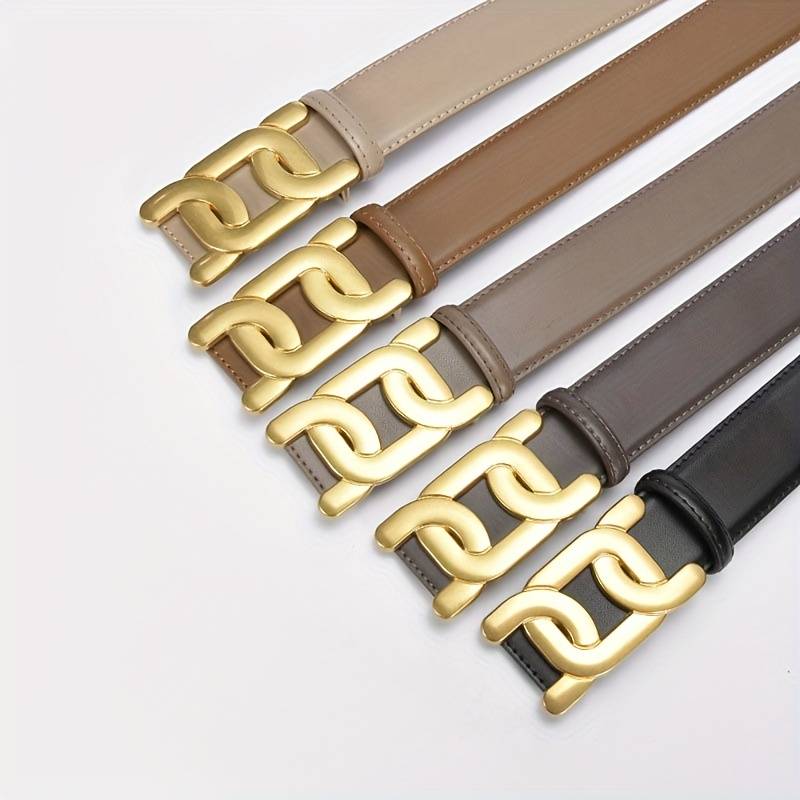 Fünf Ledergürtel mit goldener Schnalle, verschiedene Farben, modisches Accessoire.