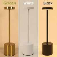Goldene, weiße und schwarze LED-Tischlampen, modern, minimalistisch, Metall, Innenbeleuchtung.