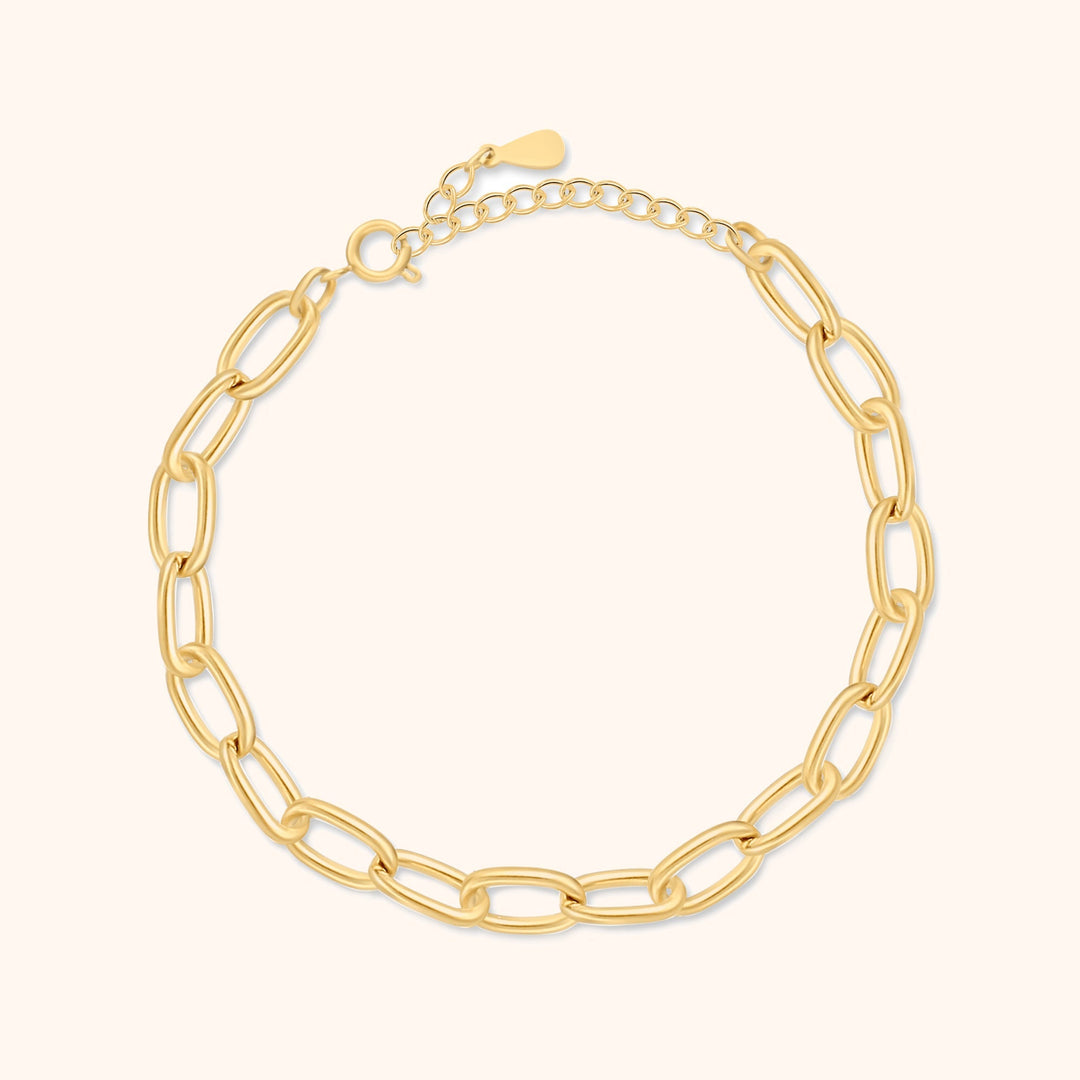 Goldene Gliederkette, verstellbar, elegantes Schmuckstück, modisches Accessoire für Damen.