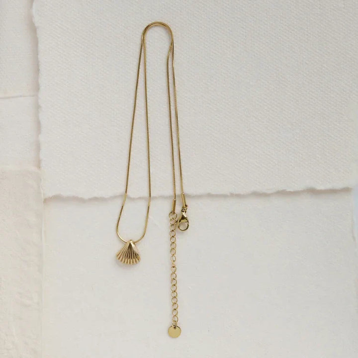 Goldene Muschelkette mit Verlängerungskette, elegantes Design, Schmuck für Damen.