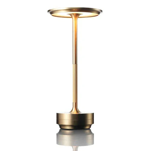 Goldene Tischlampe aus Metall, modernes Design, LED-Beleuchtung, ideal für Wohnzimmer.