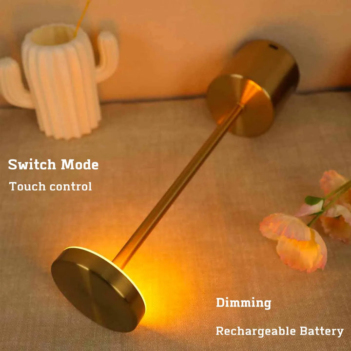 Goldene LED-Tischlampe mit Touch-Steuerung, dimmbar, wiederaufladbarer Akku, modernes Design.