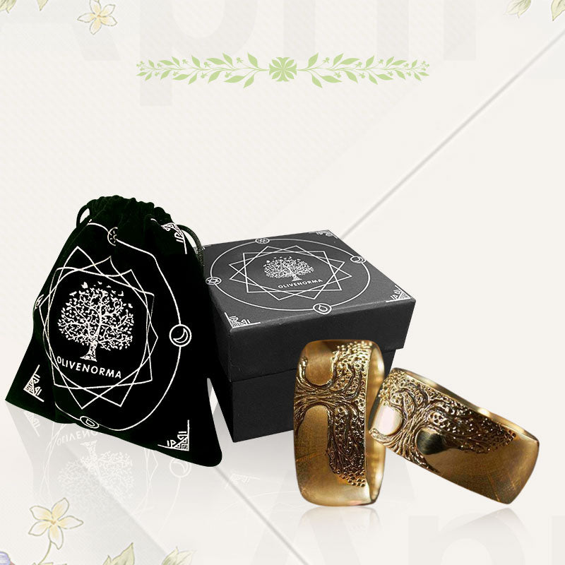 Goldener Armreif mit Gravur, Geschenkbox und Samtbeutel, Schmuck, elegantes Design, Olivenorma.