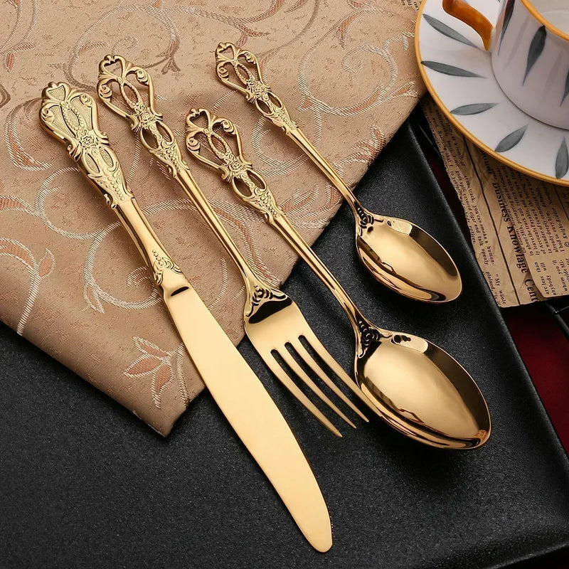 Goldenes Besteckset aus Edelstahl, 4-teilig, luxuriöses Design, ideal für elegante Tischdekoration.