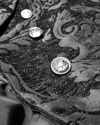 Schwarzer Brokat-Damast-Gothic-Steampunk-Frack mit silbernen Knöpfen, Herrenmode, Hochzeit.